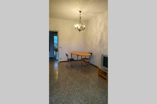 Apartamento Como Citt�: Ottimo Appartamento Servitissimo