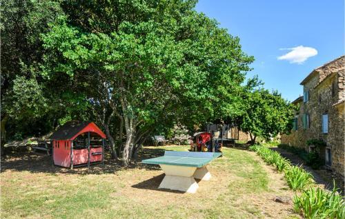Four-bedroom Holiday Home In Uzes