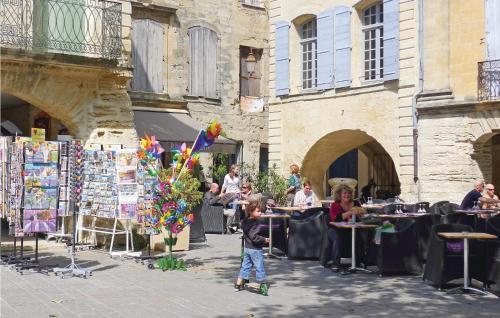Four-bedroom Holiday Home In Uzes