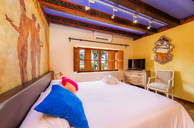 Agroturismo Es Revellar Art Resort