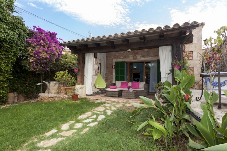 Agroturismo Es Revellar Art Resort