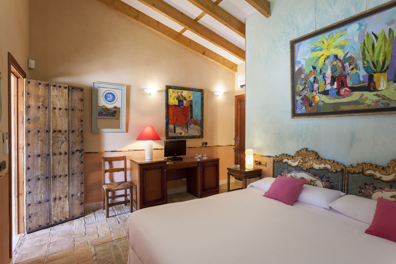 Agroturismo Es Revellar Art Resort