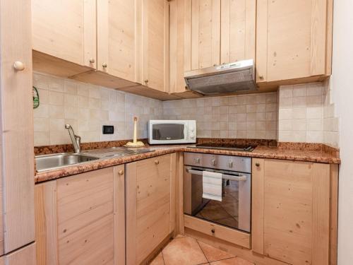 Authentic Apartment In Commezzadura With Garden