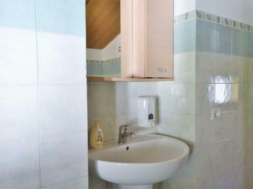 Pleasant Holiday Home In Gallicano With Garden