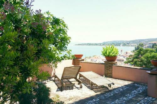 Luxury Hilltop Villa 200m From The Beach
