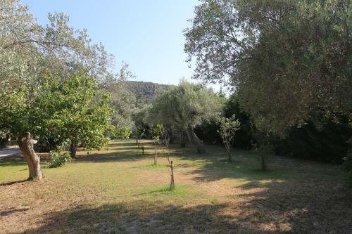 Villa Argo 3 - Beachfront, Big Gardens, Location!