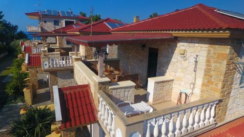 Villa Argo 3 - Beachfront, Big Gardens, Location!