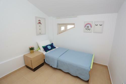 Villa The View - Beachfront, 5 Bedrooms, Bbq, View