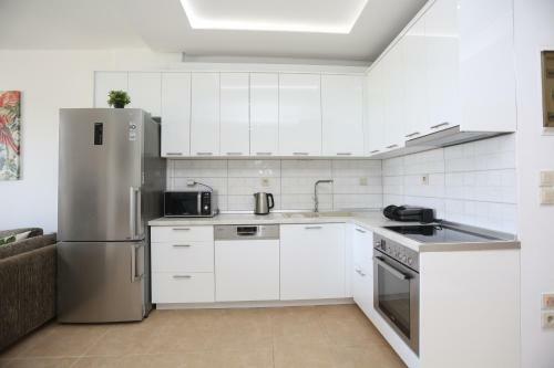 Villa The View - Beachfront, 5 Bedrooms, Bbq, View