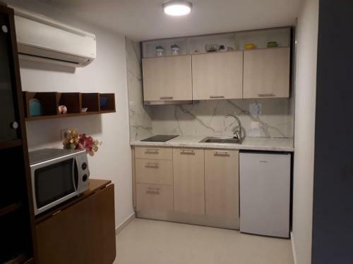 Spacious House 100 Metres From The Beach