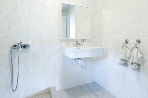 Villa Maisonette Ioanna 70 M From Glarokavos Beach