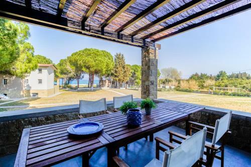 Villa Maisonette Ioanna 70 M From Glarokavos Beach