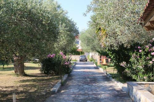 Villa Argo 2 - Beachfront, Big Gardens, Location!