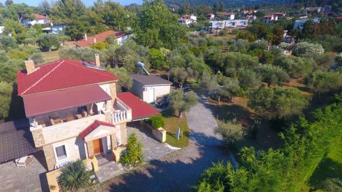 Villa Argo 2 - Beachfront, Big Gardens, Location!