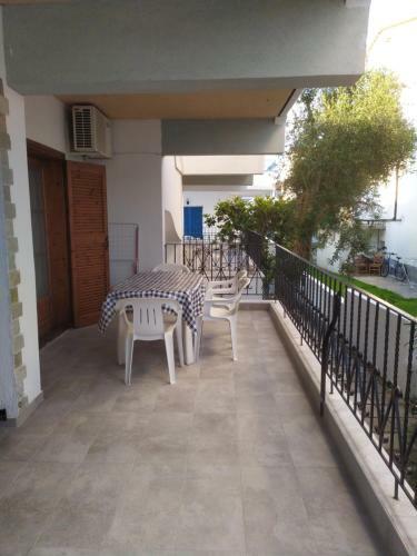 Alexandros Apartments