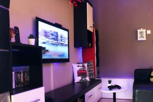 Apartamento Luxurious Modern House With Balcony And View