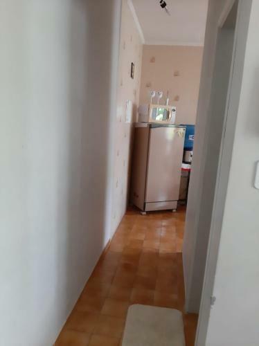 Apartamento Pequeno Com Varanda Praia Grande