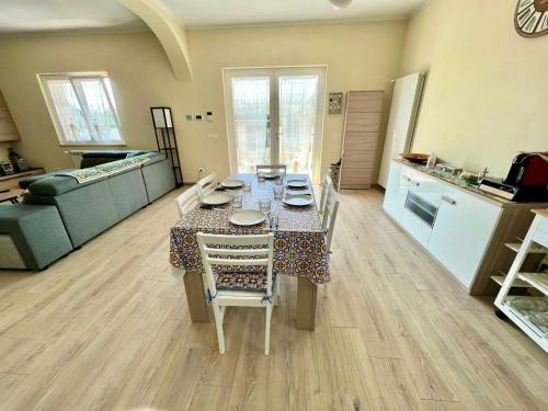 Veronica?s House Codice Citra 011020-lt-0002