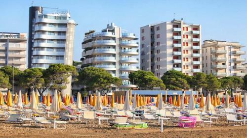 Apartment With Two Terraces Facing The Sea Next To The Beach