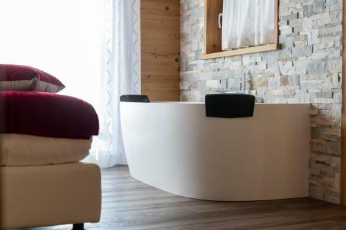 Chalet Imbosc'ch� - 5 Beautiful Rooms In Charming B&B