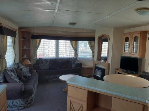 8 Berth On Coral Beach (new Florida)