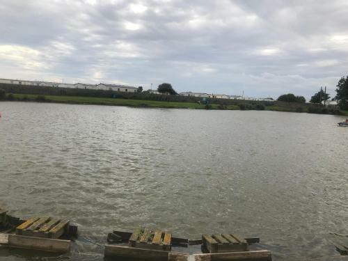 Apartamento 4 Bedrooms Holiday Caravan