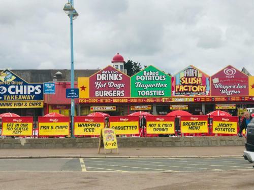 Apartamento 4 Bedrooms Holiday Caravan