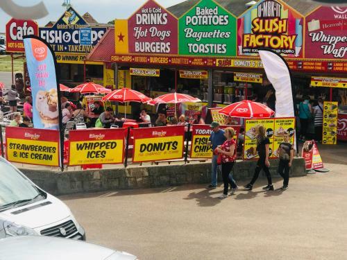 Apartamento 4 Bedrooms Holiday Caravan