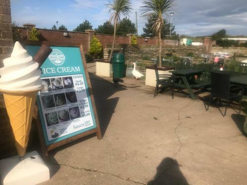 Apartamento 4 Bedrooms Holiday Caravan