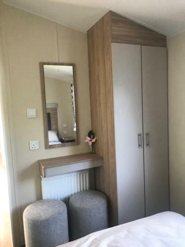 Apartamento 4 Bedrooms Holiday Caravan