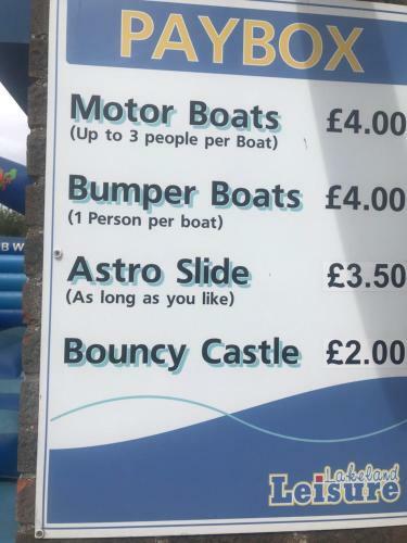 Apartamento 4 Bedrooms Holiday Caravan