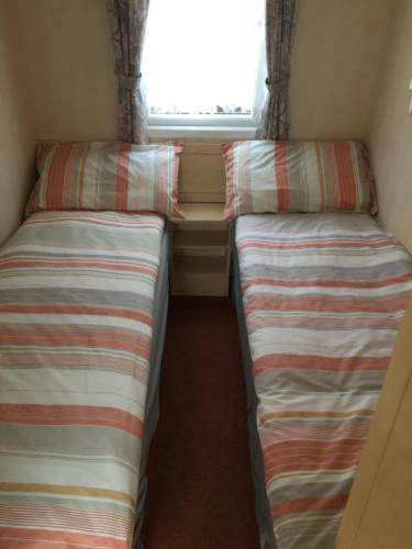 L&g Family Holidays 8 Berth Sealands Max 4 Adults