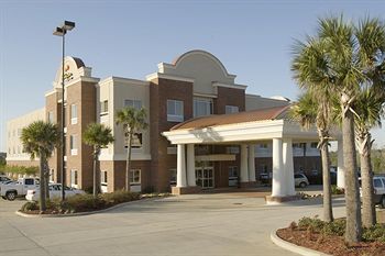 Holiday Inn Express Hotel & Suites Lucedale