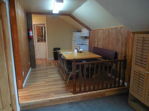 Chalets & Appartements Au Chant De La Rivi�re