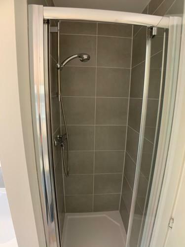 2 Bed House Waterside Luxury Living, Central Area