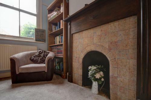 Merton House - Entire Modern City Centre Home