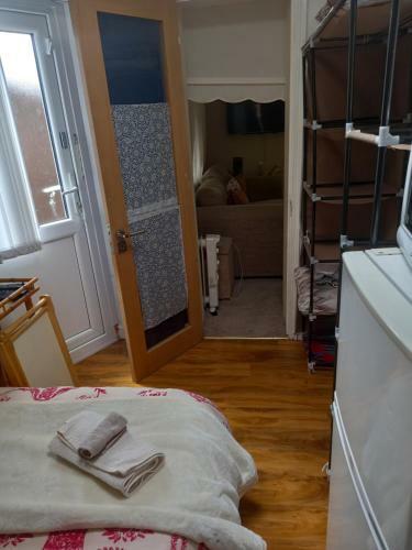 Larchmont Stay Side En Suite With Small Double Bed