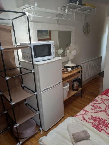 Larchmont Stay Side En Suite With Small Double Bed