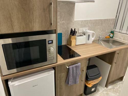 Luxury Lancaster Place Studio Apartments