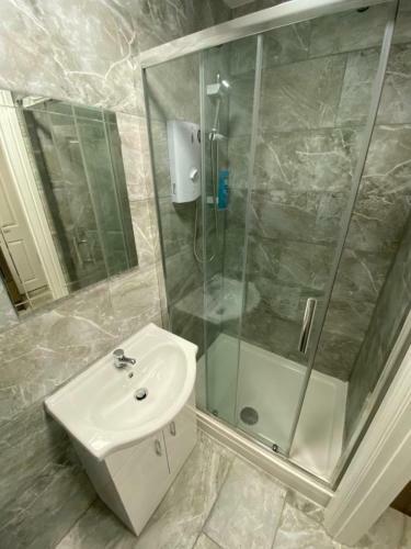 Luxury Lancaster Place Studio Apartments