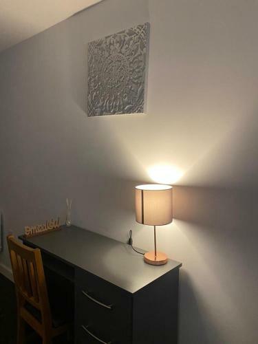 Large Apartment In City Centre With Parking!