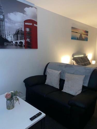 Large Apartment In City Centre With Parking!