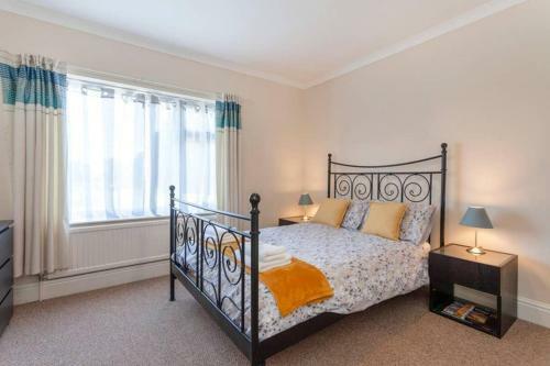 Apartamento Silver Stag, Comfortable, Spacious And Convenient 2 Bed House