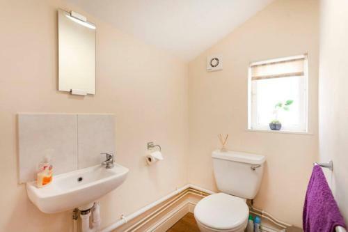 Apartamento Silver Stag, Comfortable, Spacious And Convenient 2 Bed House