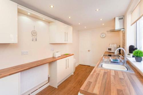 Apartamento Silver Stag, Comfortable, Spacious And Convenient 2 Bed House