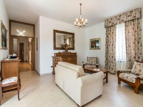 Beautiful Holiday Home In Montedinove With Shared Pool