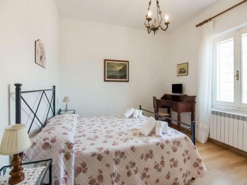 Beautiful Holiday Home In Montedinove With Shared Pool