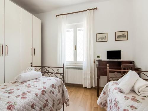 Beautiful Holiday Home In Montedinove With Shared Pool
