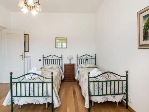 Beautiful Holiday Home In Montedinove With Shared Pool