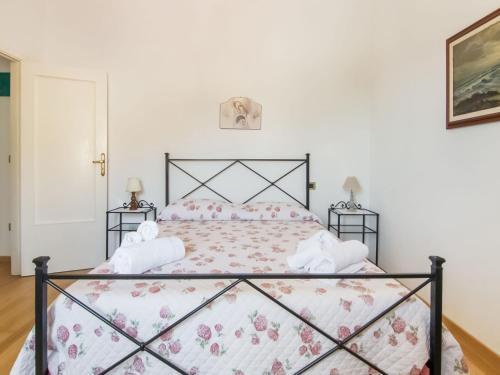 Beautiful Holiday Home In Montedinove With Shared Pool